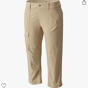 Columbia Omni Shade W Kestrel Trail Stretch Capris. Size 8.